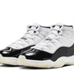 Le Jordan 11 Retro Gratitude sono un omaggio all'illustre patrimonio del marchio Jordan. Questo iconico modello Jordan 11 riemerge con un tocco della famosa colorway Defining Moments. Questa edizione è un araldo dell'apprezzata serie "DMP", che riporta alla nostalgia del 2006, quando fu inizialmente rilasciata con le Air Jordan 6, incarnando un tesoro senza tempo per la dinastia Jordan.