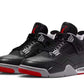 La classica OG Air Jordan 4 "Bred" è reinventata con materiali completamente nuovi. La tomaia sostituisce il tradizionale nabuk con la pregiata pelle martellata nero corvino. I pannelli in rete traspirante sono disponibili in nero abbinato, con tocchi di grigio chiaro sulle corone di pizzo. 