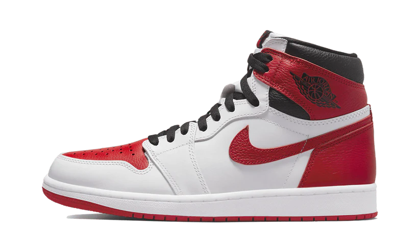 La Air Jordan 1 High OG Heritage indossa una base in pelle bianca liscia che è migliorato dai pannelli di pelle a grana rossa come Swoosh, Heel e Toebox. Un colletto nero concorda con i lacci della lingua bianca, anche se i marchi emblematici della silhouette come logo Air e il tag Nike air. Una suola bianca con suola rossa completa il design mitico di Peter Moore.