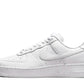 Drake celebra il suo sesto album in studio con la Nike x NOCTA Air Force 1 Low 'Certified Lover Boy'. Questa AF1 è disponibile nel classico look triplo bianco, realizzato con una tomaia in pelle martellata. La maggior parte dei dettagli rimane la stessa con gli Swoosh Nike sui lati e i deubré AF1, con l'aggiunta del marchio NOCTA sul tallone sinistro.