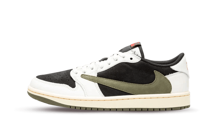 Air Jordan 1 Retro Low OG SP Travis Scott Olive - SNKRSELL SHOP - Jordan - SNKRSELL SHOP - La Air Jordan 1 Retro low OG SP Travis Scott Olive presenta una base in Suede nero premium. Sovrapposizioni di pelle bianca copre la parte superiore e d'accordo con i lacci. Sui pannelli troviamo il Swoosh invertito verde olive ricordando la suola. Sul lato dei marchi, il logo Air sul tallone mostra un'ombra rosso brillante. L'intero set si basa su a dispensa beige aspetto vintage. - DZ4137-106 -