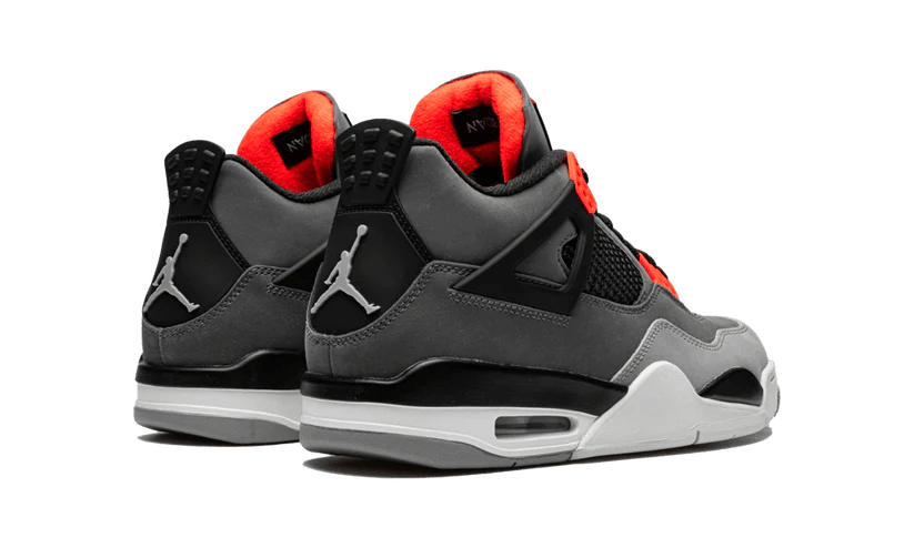 Air Jordan 4 Retro Infrared - SNKRSELL SHOP - Jordan - SNKRSELL SHOP - L' Air Jordan 4 Retro "Infrared" ha riflessi colorati su una tonalità altrimenti neutra della forma vintage di Tinker Hatfield. Il blocco del colore ricorda l'Air Jordan 4 "Green Glow" del 2013, con una tomaia in nabuk grigio scuro e accenti neri solidi sulla rete del pannello laterale, ali strutturali e tallone con marchio Jumpman. La sovrapposizione dell'avampiede è di una tonalità di grigio più chiara, con vividi colpi a i